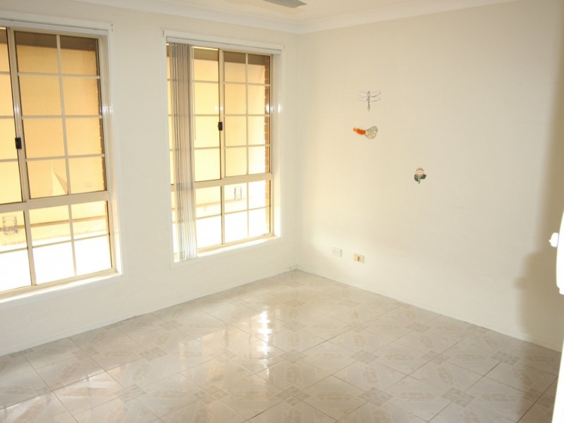 11 Blackwood Ave, Minto NSW 2566