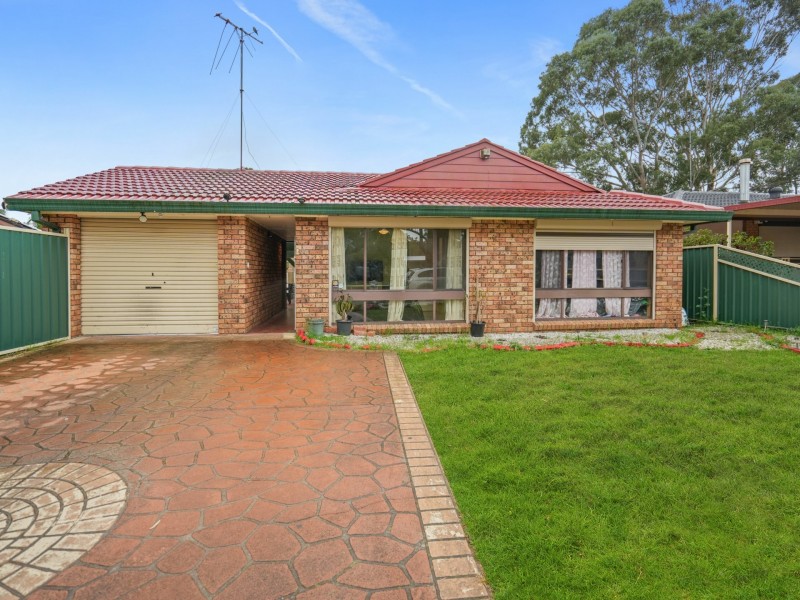 31 Rutherglen Drive, St Andrews NSW 2566