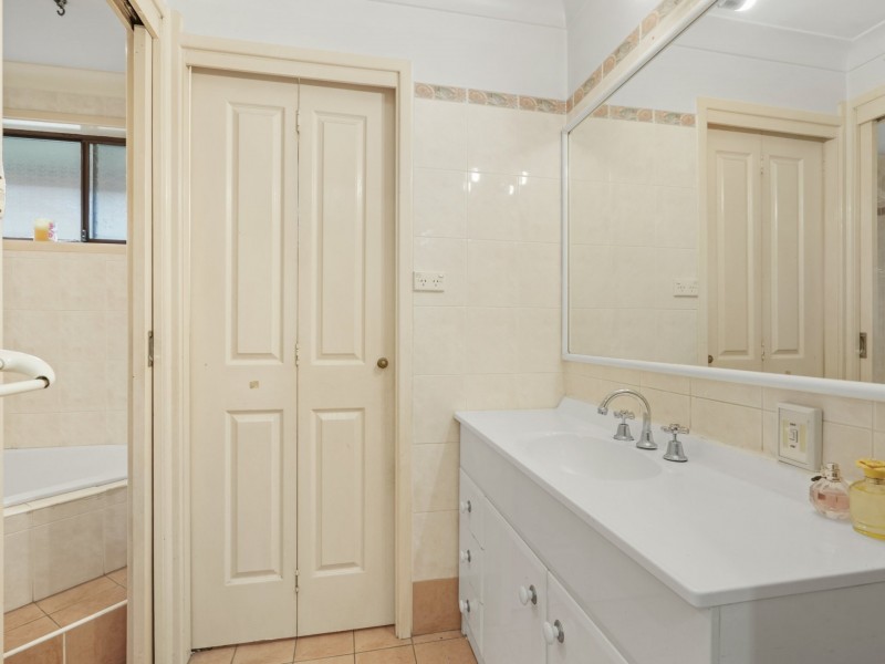 31 Rutherglen Drive, St Andrews NSW 2566