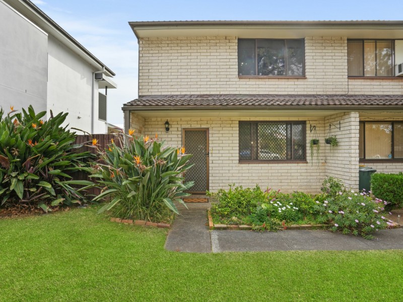 1/9-13 SURREY ST MINTO, Minto NSW 2566