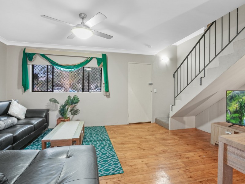 1/9-13 SURREY ST MINTO, Minto NSW 2566