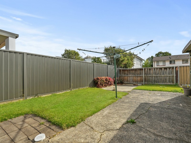 1/9-13 SURREY ST MINTO, Minto NSW 2566