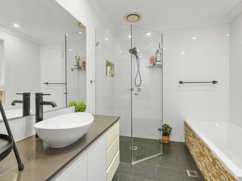 31 Lochalsh Street, St Andrews NSW 2566