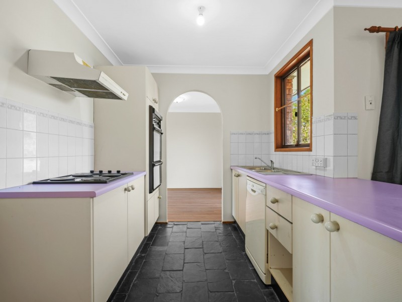 8 Bute Place, St Andrews NSW 2566