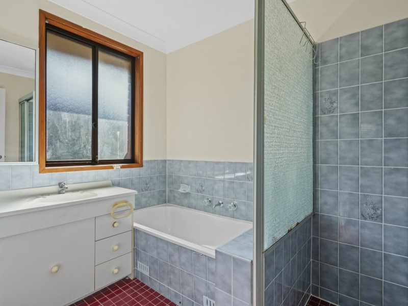 8 Bute Place, St Andrews NSW 2566