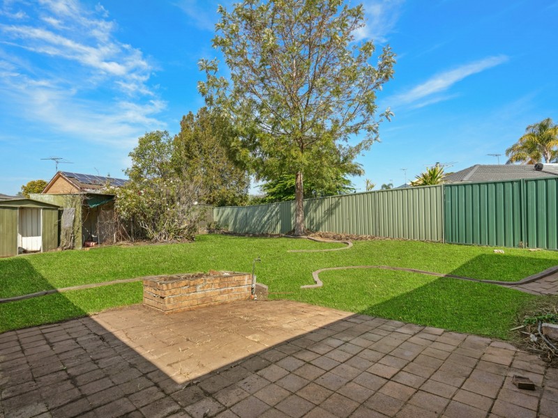 8 Bute Place, St Andrews NSW 2566