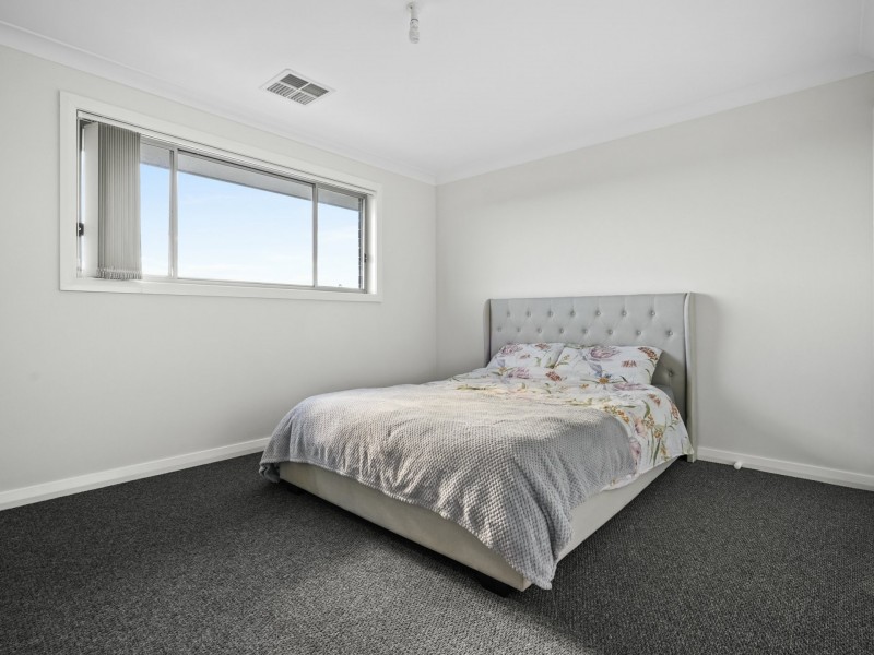 76 Pendergast Avenue, Minto NSW 2566