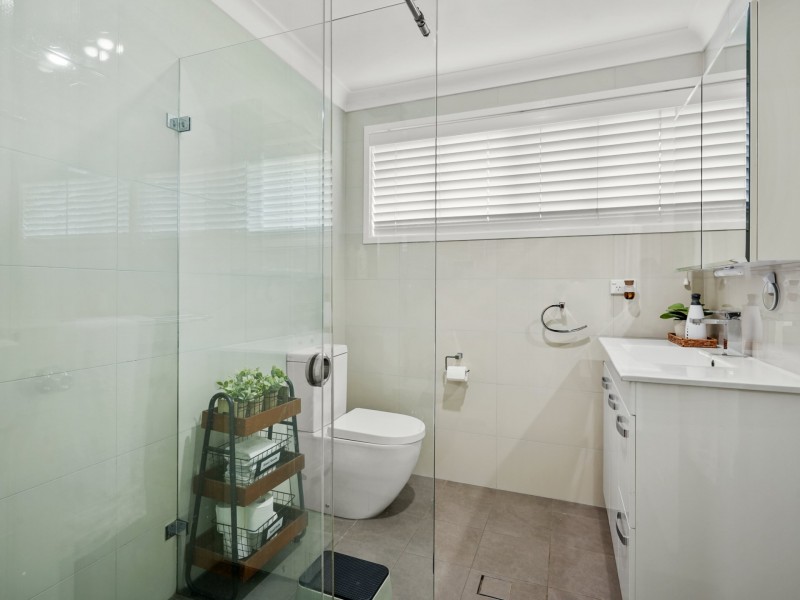 10 Leven Place, St Andrews NSW 2566