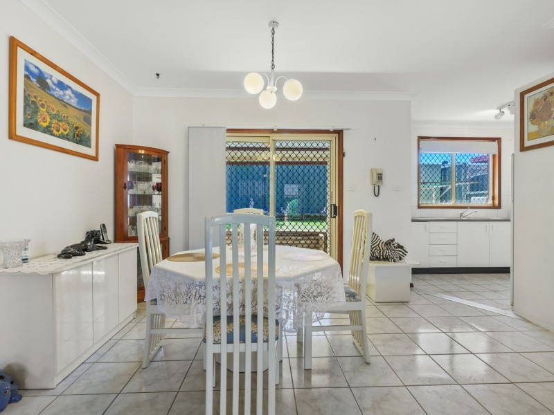 4/19 Azalea Place, Macquarie Fields NSW 2564