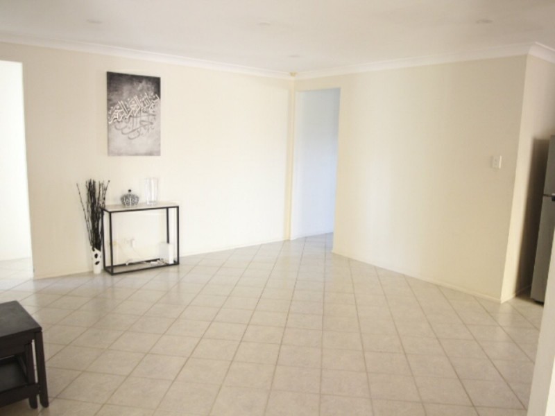 7 Chienti Place, Prestons NSW 2170