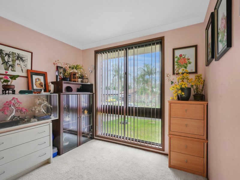 18 Randall Avenue, Minto NSW 2566