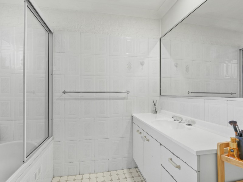 1/23 Second Avenue, Macquarie Fields NSW 2564