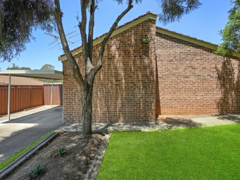 1/23 Second Avenue, Macquarie Fields NSW 2564