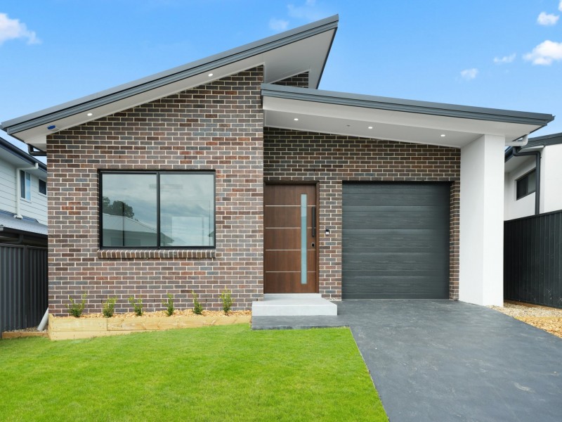 10 Meeson Street, Claymore NSW 2559