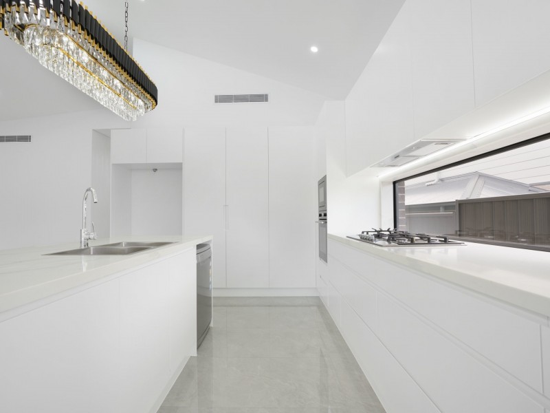 10 Meeson Street, Claymore NSW 2559