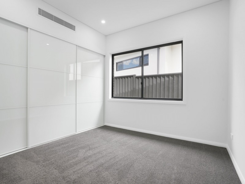 10 Meeson Street, Claymore NSW 2559