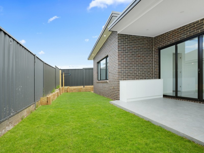 10 Meeson Street, Claymore NSW 2559