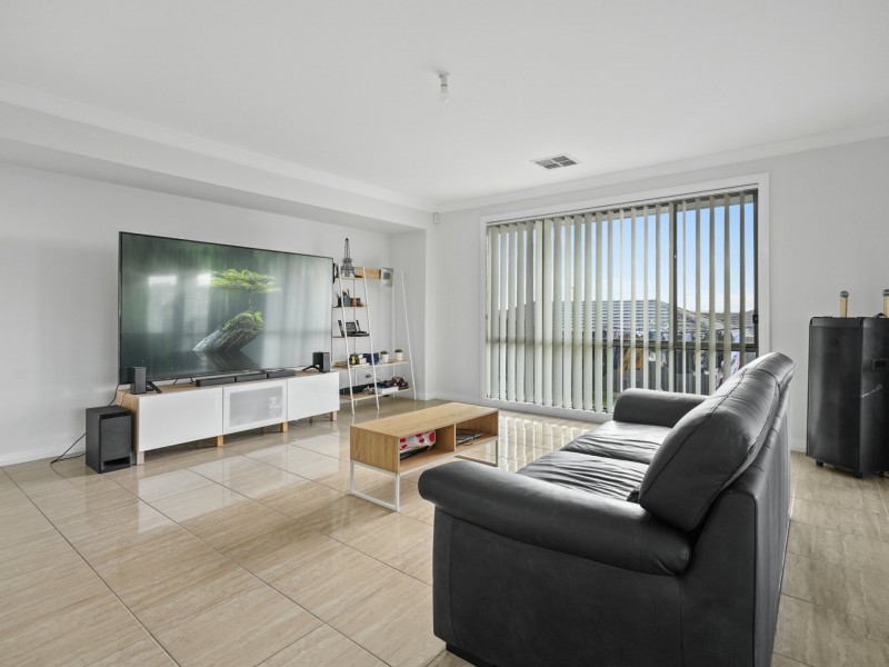 76 Pendergest Avenue, Minto NSW 2566