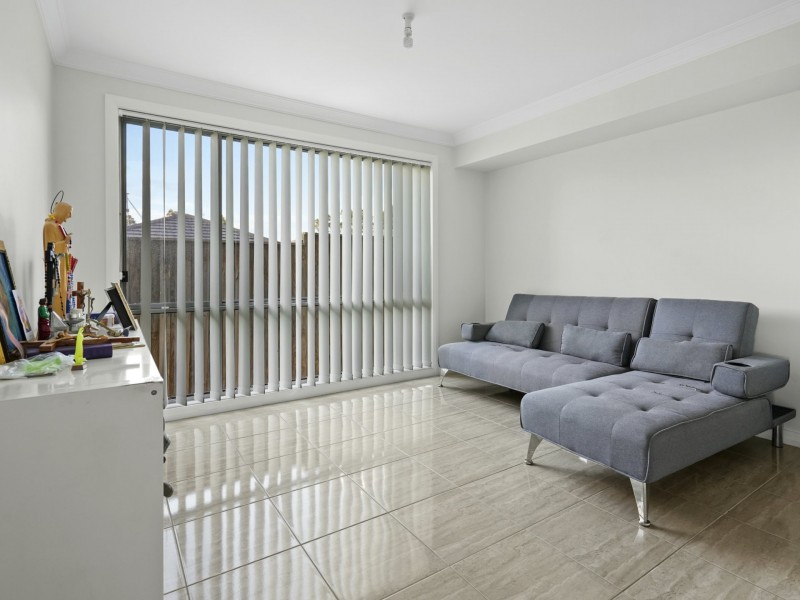 76 Pendergest Avenue, Minto NSW 2566