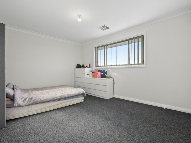 76 Pendergest Avenue, Minto NSW 2566