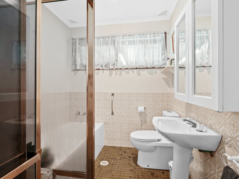 1 Leven Place, St Andrews NSW 2566