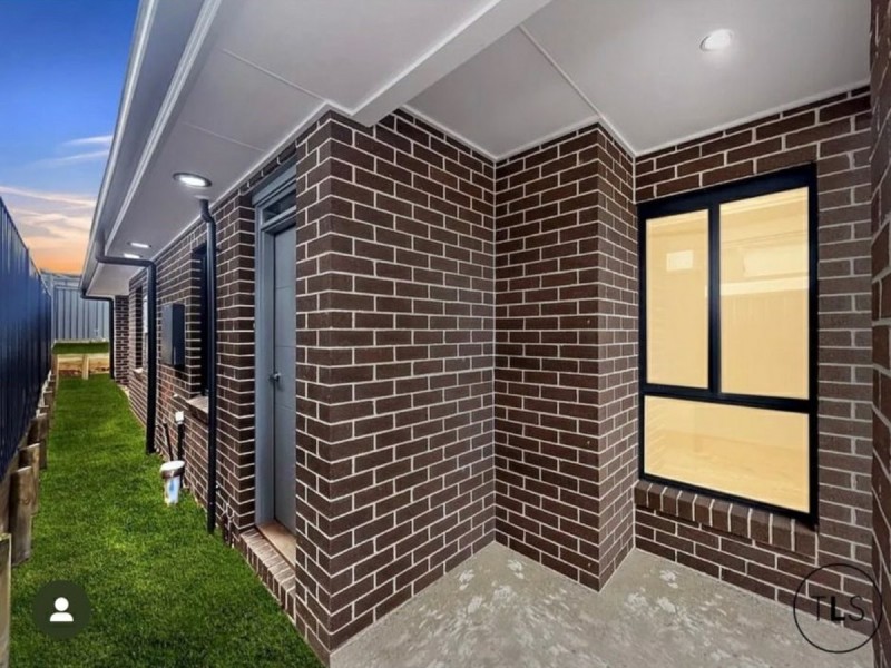 6A Doyle St, Campbelltown NSW 2560