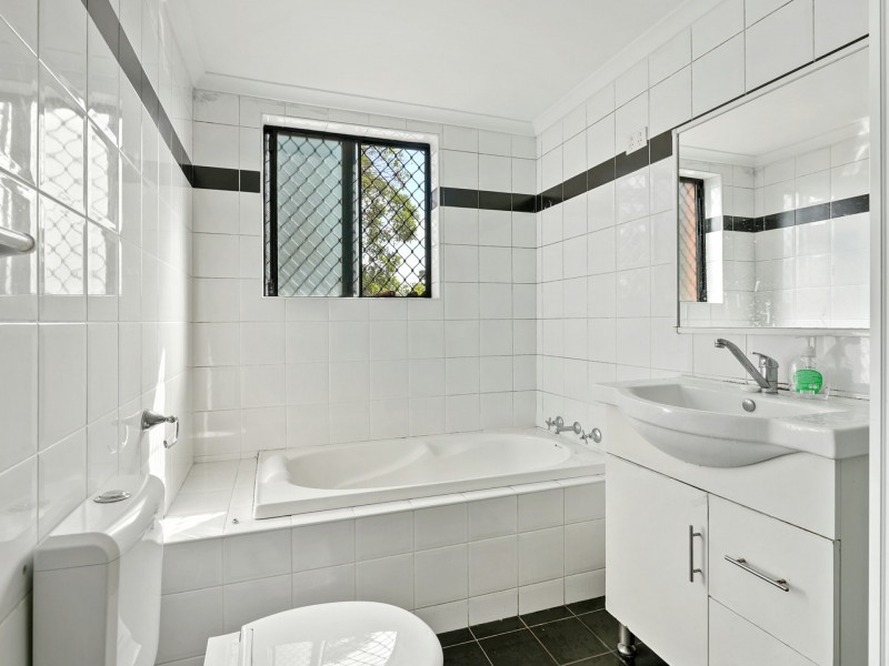 4/13 Gordon Street, Bankstown NSW 2200