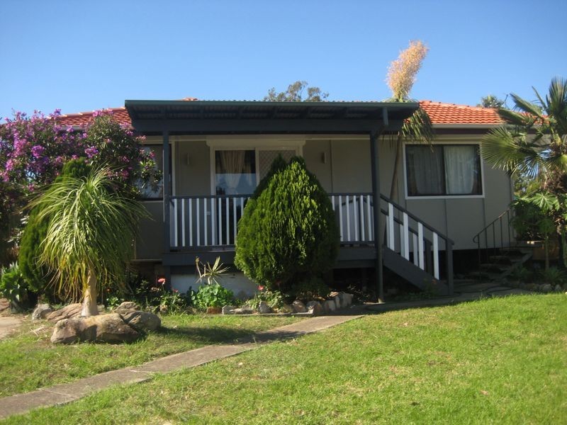 8 Paper Bark Place, Macquarie Fields NSW 2564