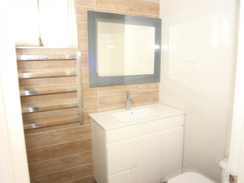 8 Paper Bark Place, Macquarie Fields NSW 2564