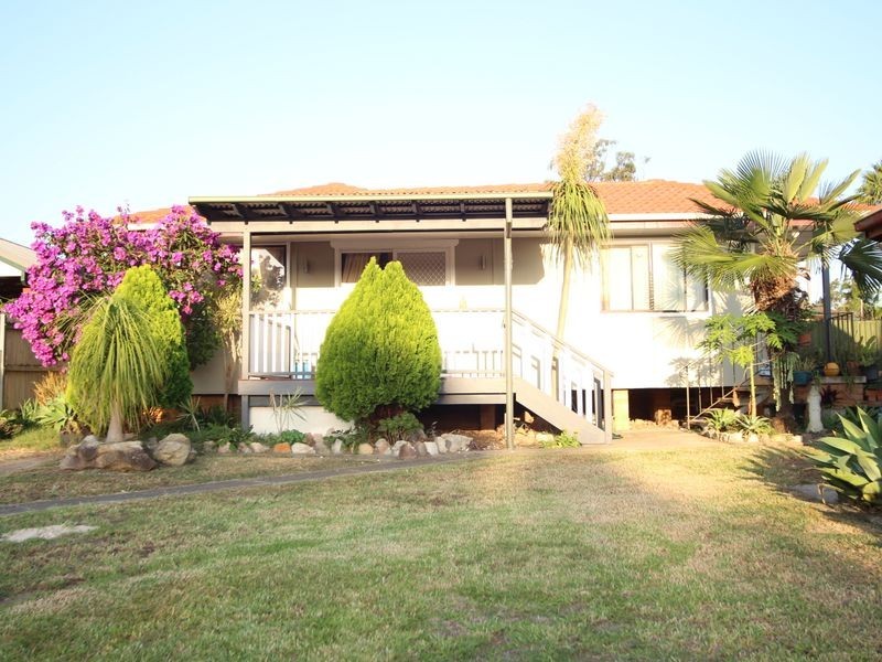 8 Paper Bark Place, Macquarie Fields NSW 2564