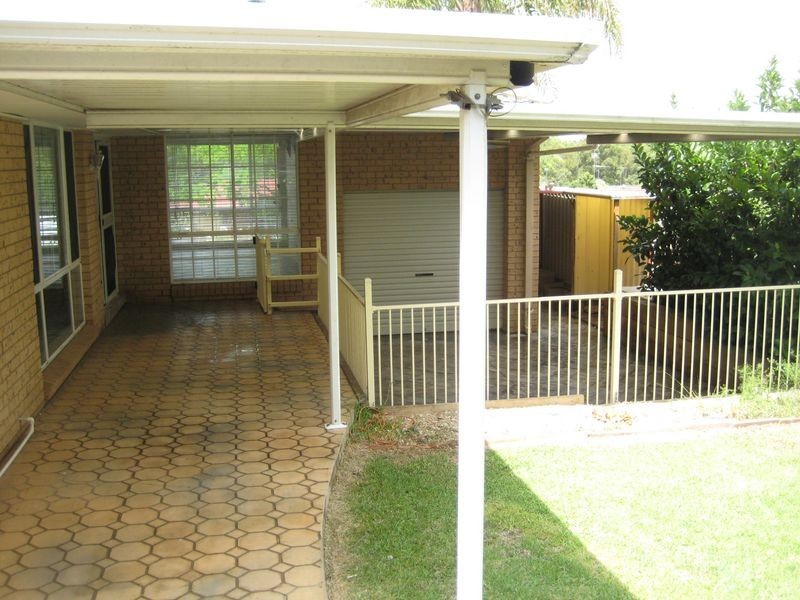 30 Downes Crescent, Currans Hill NSW 2567