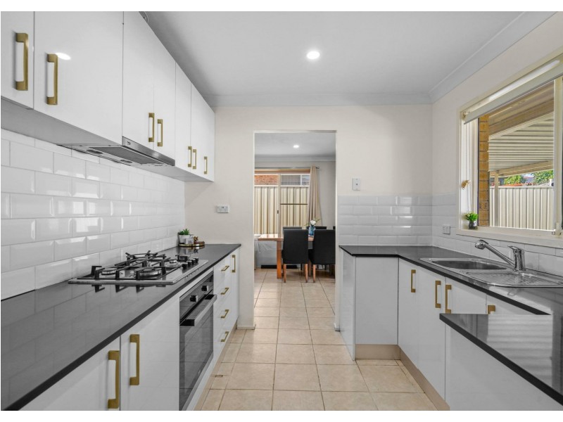 6 Stockalls Place, Minto NSW 2566