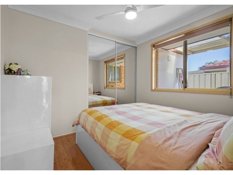 6 Stockalls Place, Minto NSW 2566