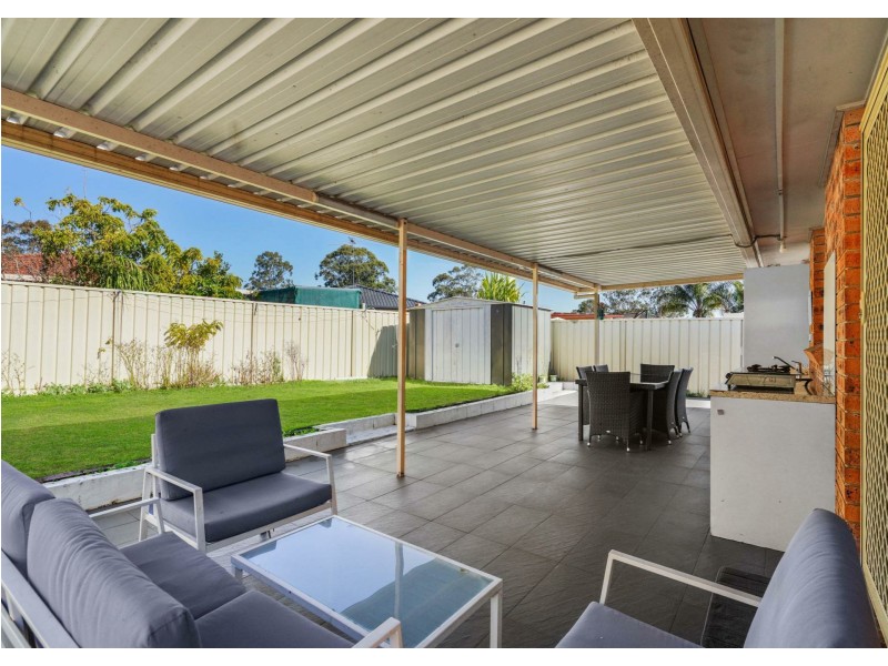 6 Stockalls Place, Minto NSW 2566