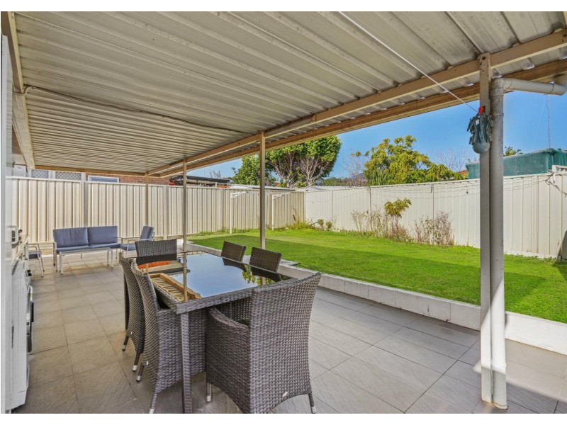 6 Stockalls Place, Minto NSW 2566