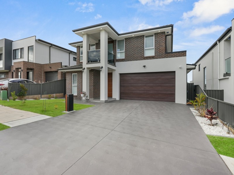 8 Chinnoks Avenue, Campbelltown NSW 2560