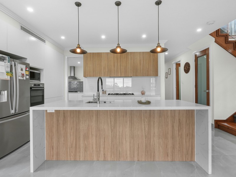 8 Chinnoks Avenue, Campbelltown NSW 2560