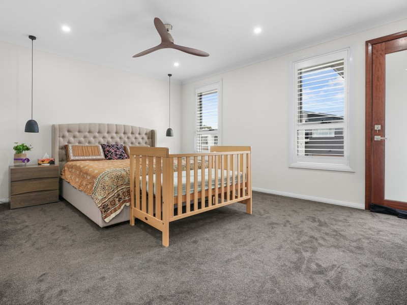 8 Chinnoks Avenue, Campbelltown NSW 2560