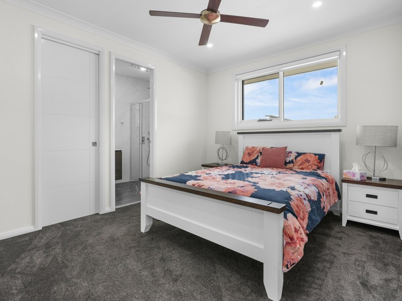 8 Chinnoks Avenue, Campbelltown NSW 2560