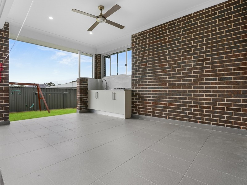 8 Chinnoks Avenue, Campbelltown NSW 2560