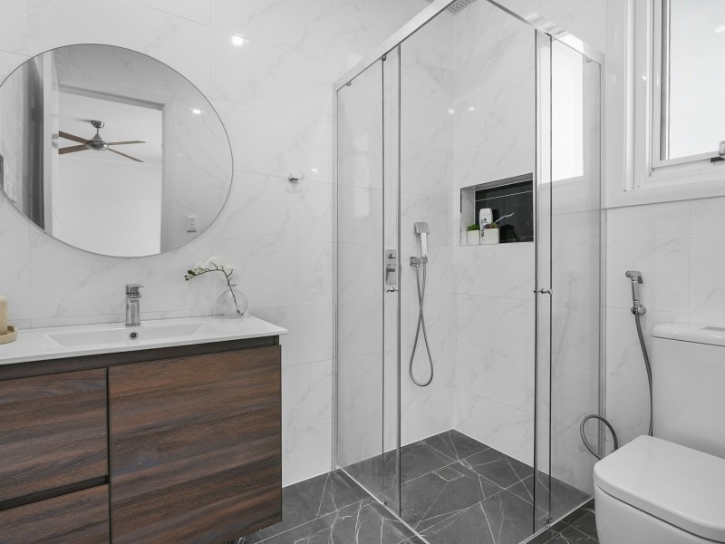 8 Chinnoks Avenue, Campbelltown NSW 2560