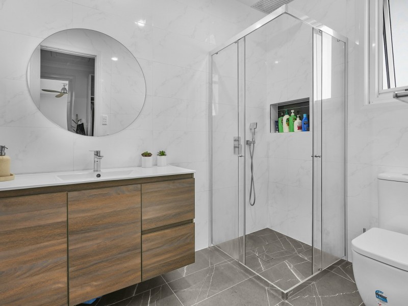 8 Chinnoks Avenue, Campbelltown NSW 2560