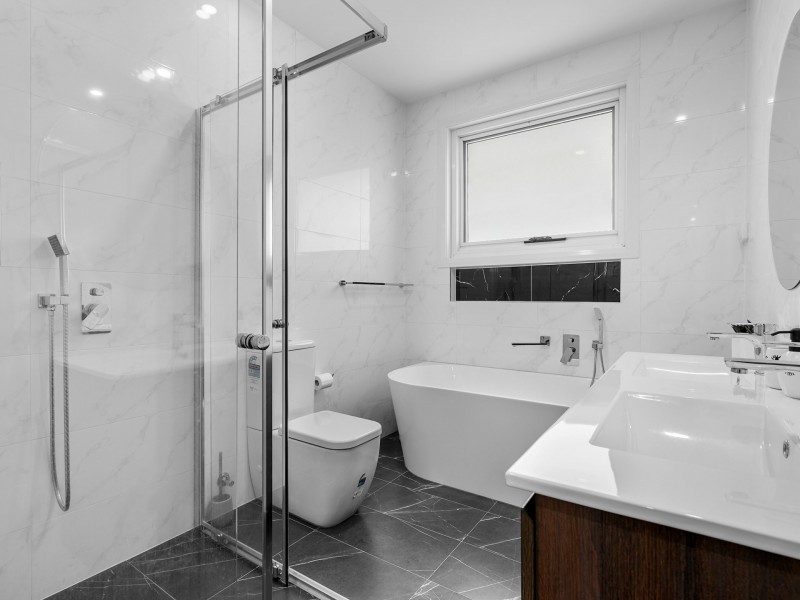 8 Chinnoks Avenue, Campbelltown NSW 2560