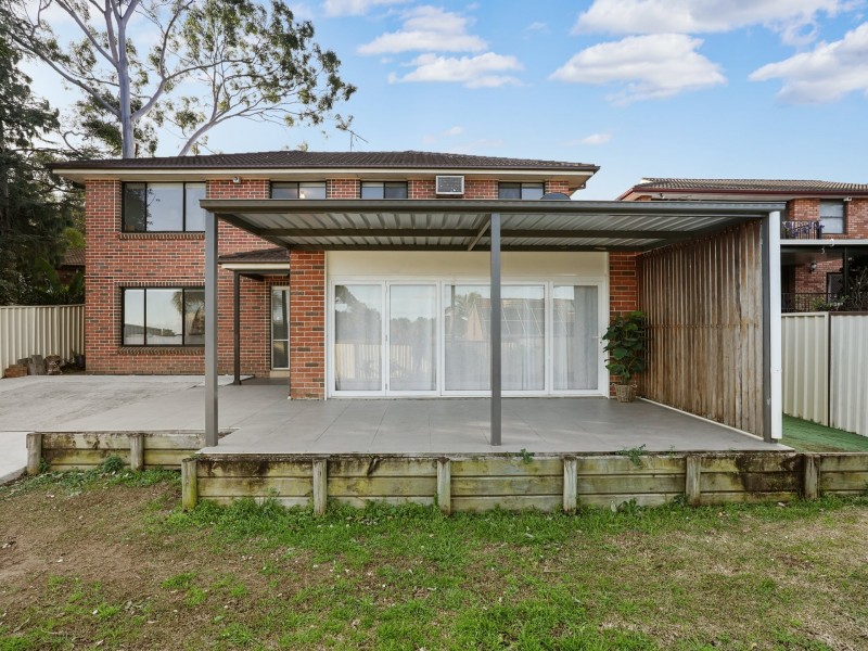 14 Clark Place, Minto NSW 2566