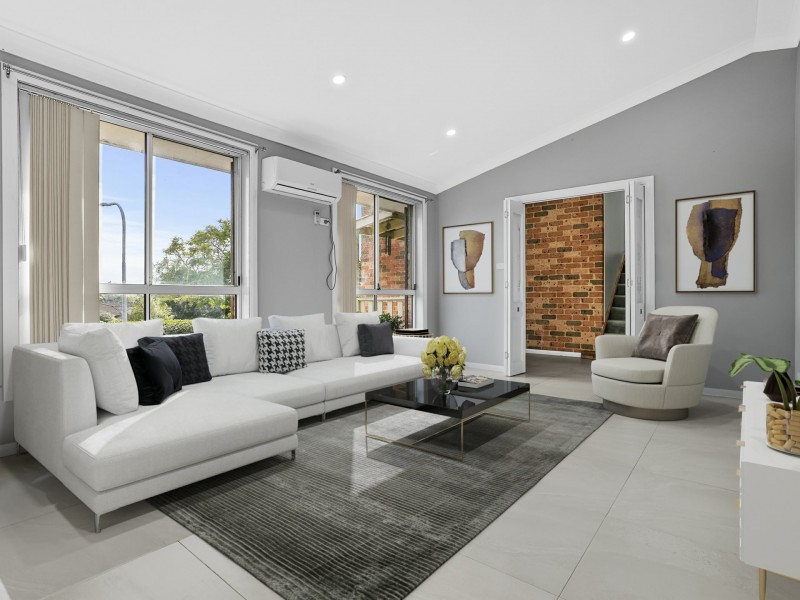 11 Herborn Place, Minto NSW 2566