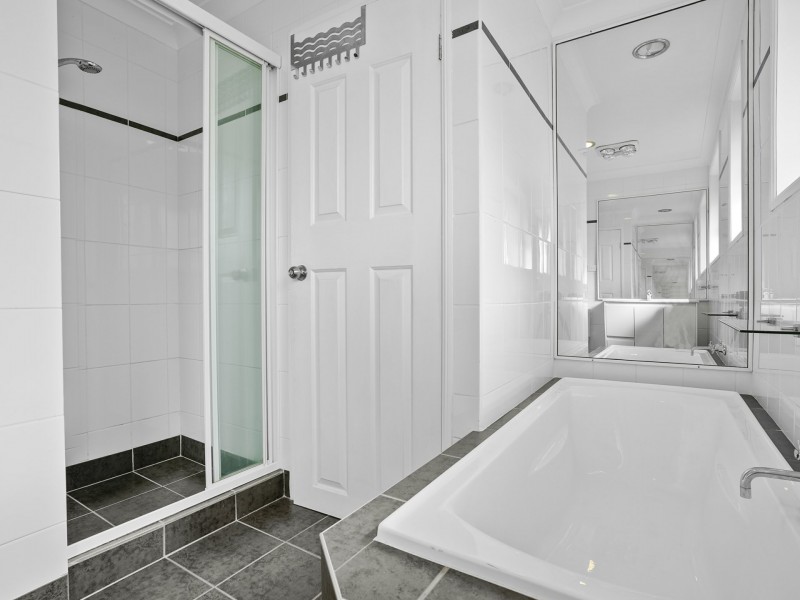 11 Herborn Place, Minto NSW 2566