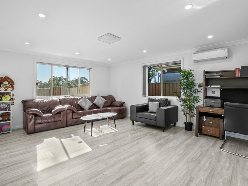 17 Petunia Place, Macquarie Fields NSW 2564