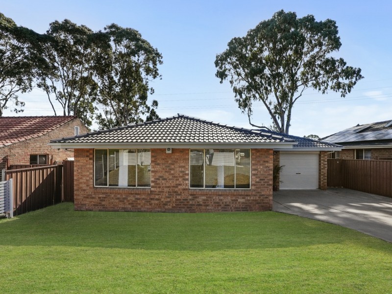 17 Petunia Place, Macquarie Fields NSW 2564