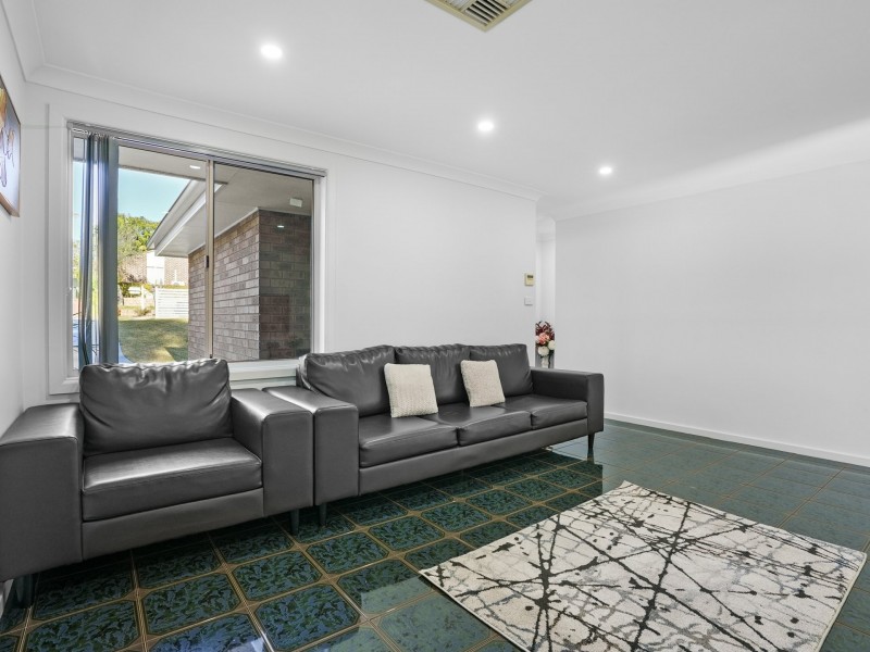17 Petunia Place, Macquarie Fields NSW 2564