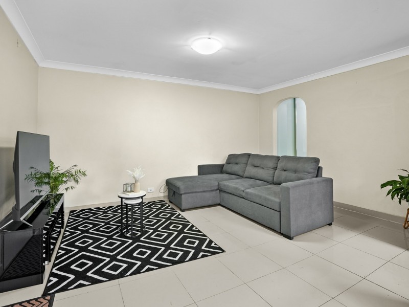 Unit 21/18 Westmoreland Rd, Minto NSW 2566